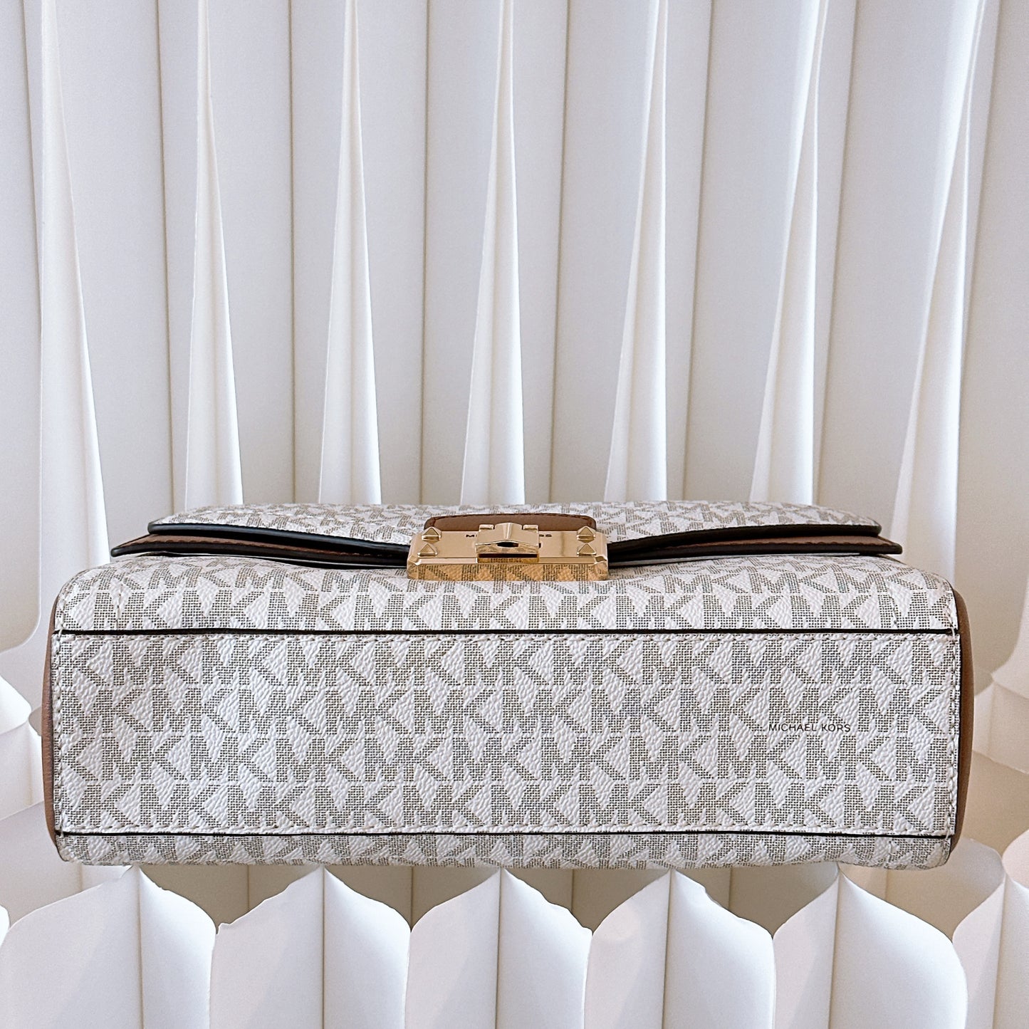 Michael Kors Vanilla kinsley crossbody NWT