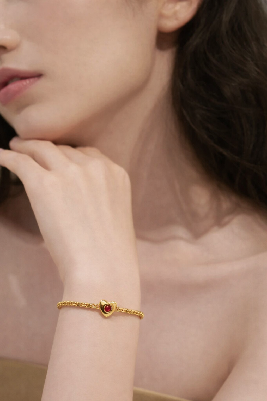 Heart-shaped birthstone pendant bracelet