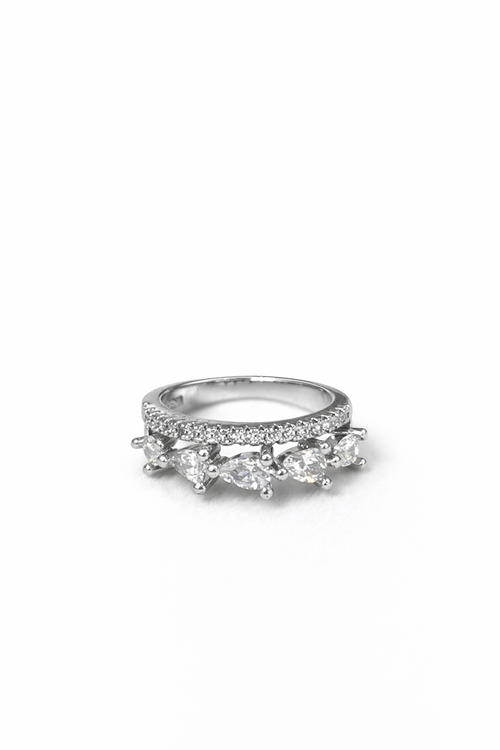 Horse-eye and round diamond double-row ring