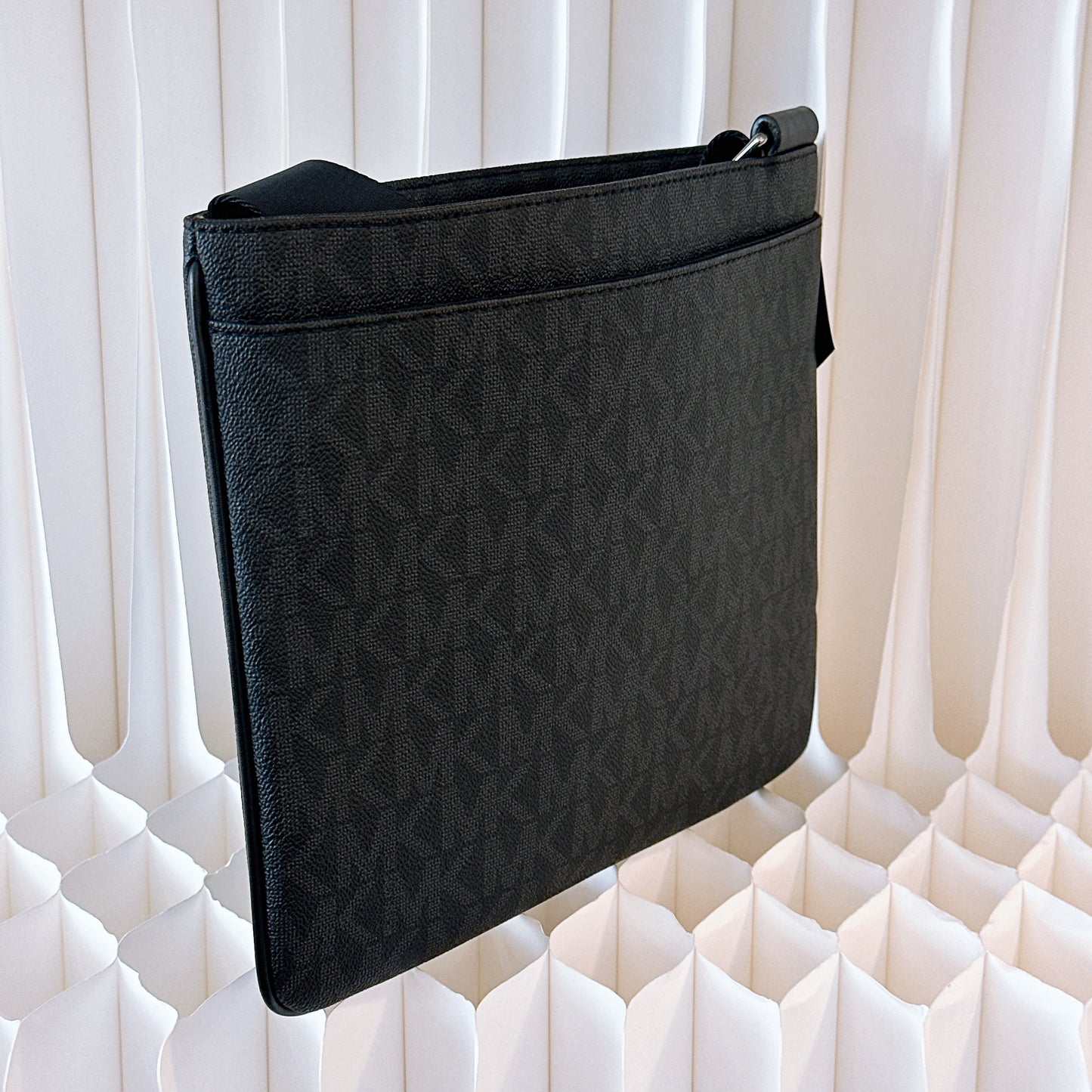 Michael Kors MK Jet Set Medium Flat Crossbody Bag NWT Black