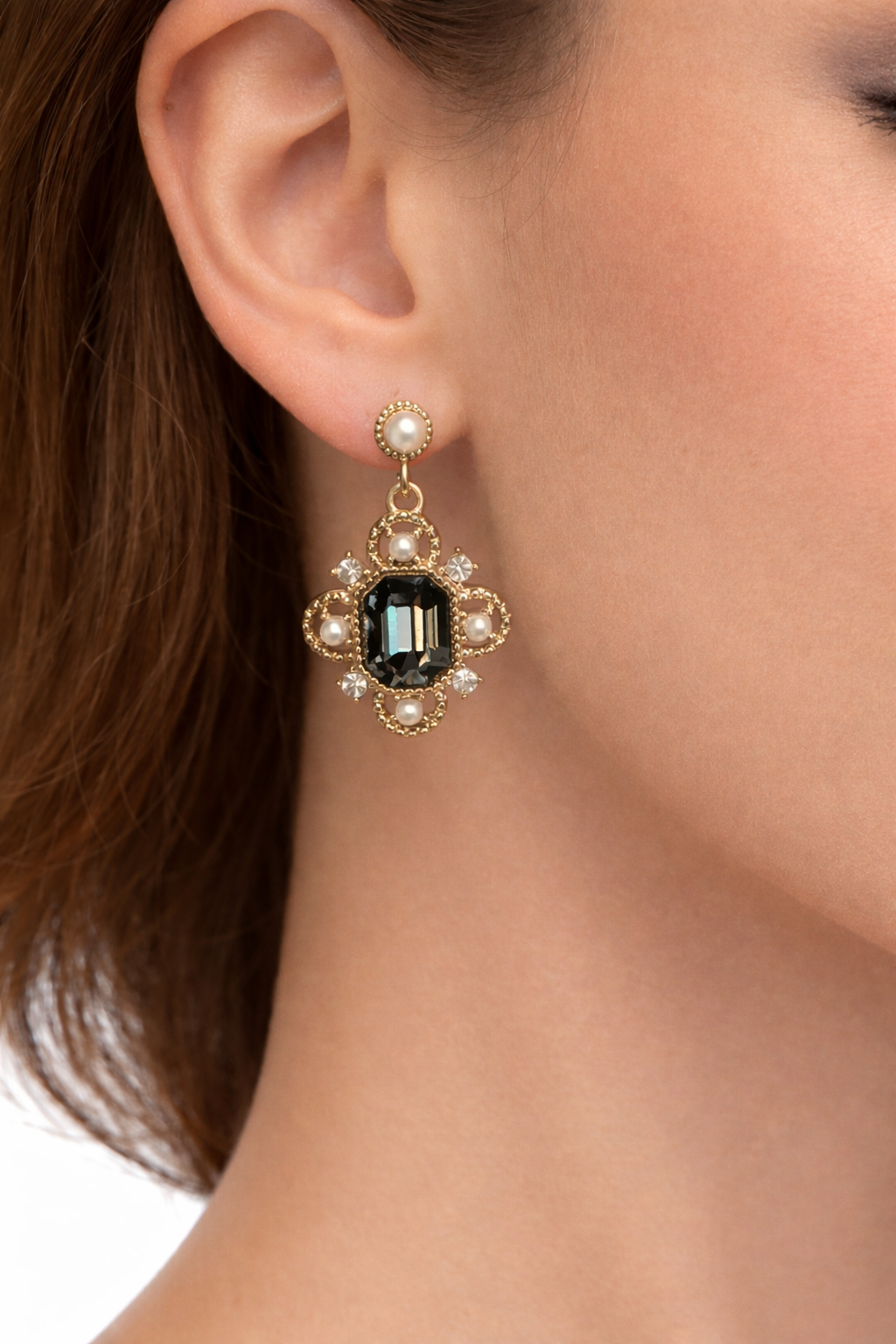 Gemstones and pearls earrings
