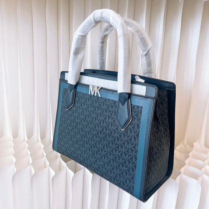 Michael Kors Tote Bag in Navy and Light Blue