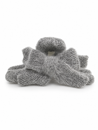 Korean-style plush faux fur claw clip