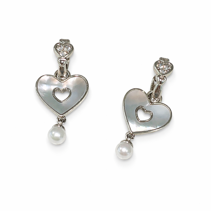 Heart-shaped design earrings