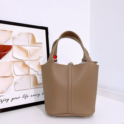 Fashionable Leather Bucket Bag (No Brand)