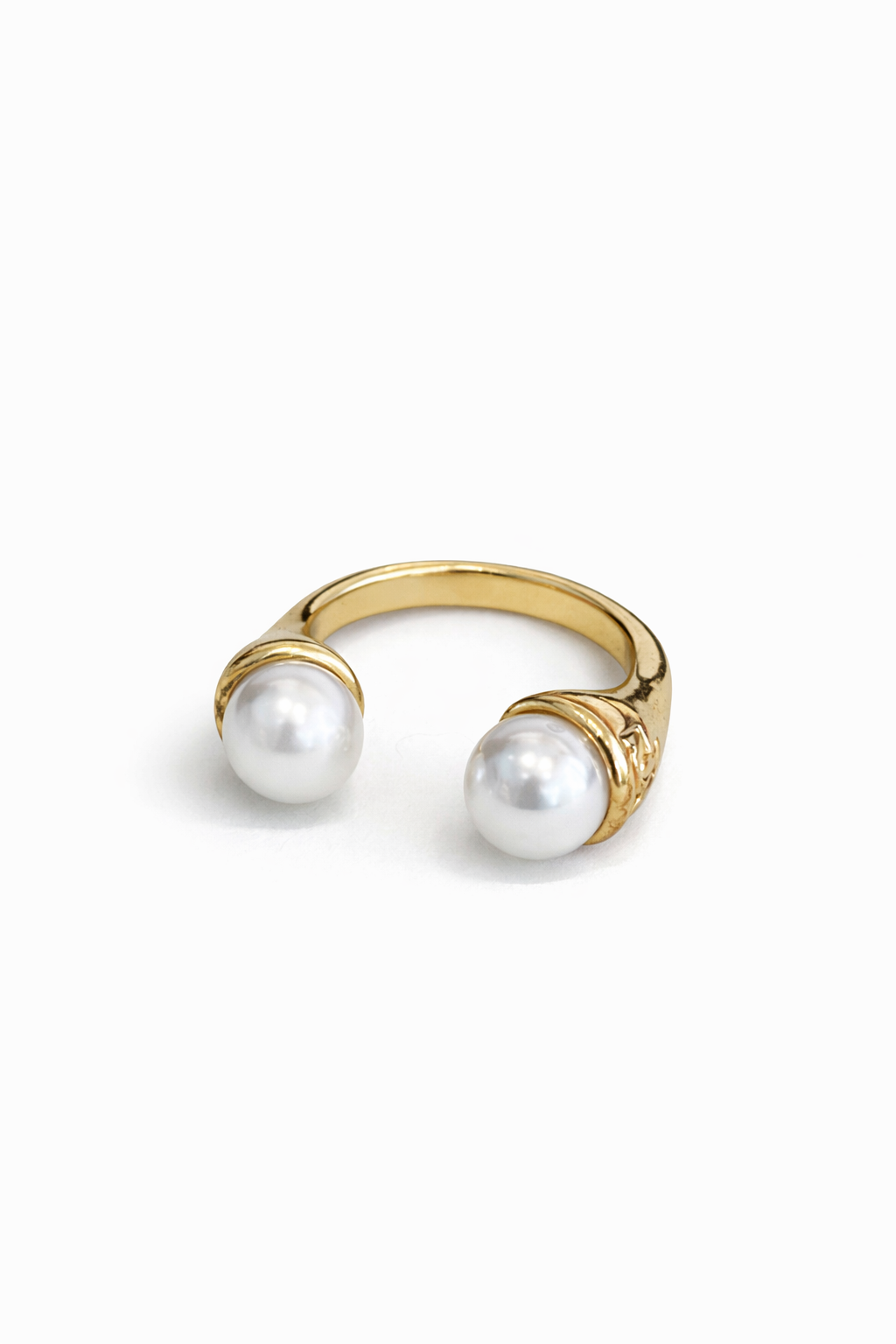 Open-type gold pearl ring