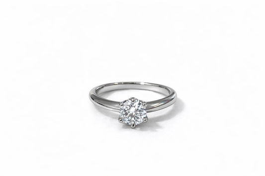 Classic six-claw inlay ring