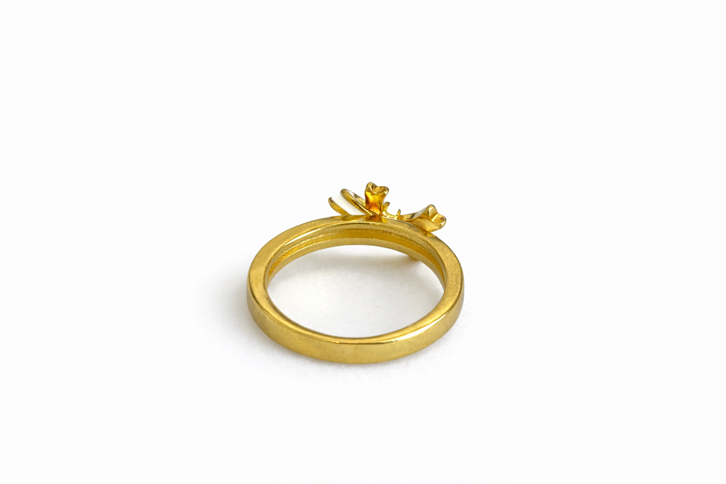 White enamel bow ring