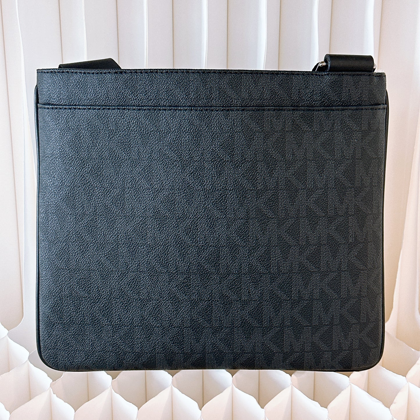 Michael Kors MK Jet Set Medium Flat Crossbody Bag NWT Black