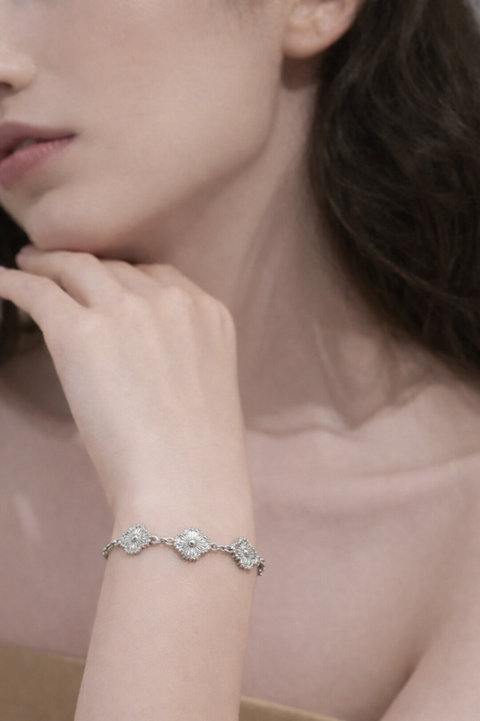 Inlaid clover bracelet