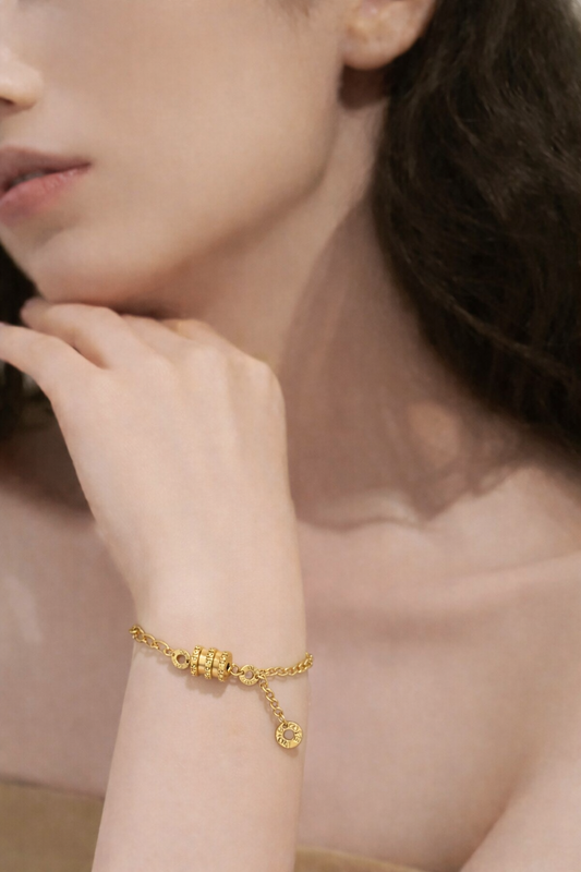 Gold fashion bracelet