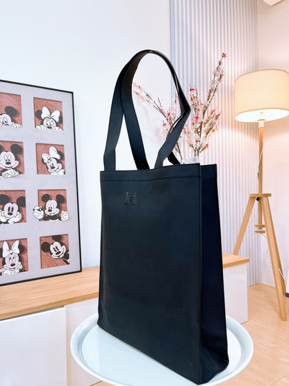 Carolina Herrera Good Girl Parfume Black Tote