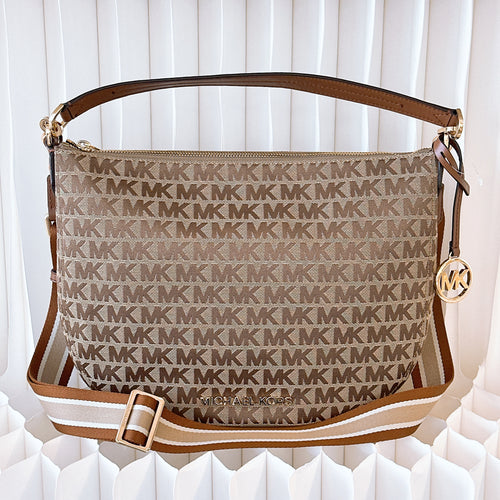 MICHAEL KORS BEDFORD CRESCENT
MK SIGNATURE BROWN SHOULDER