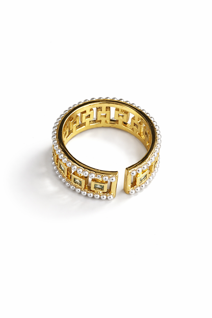 Wide version gold ring