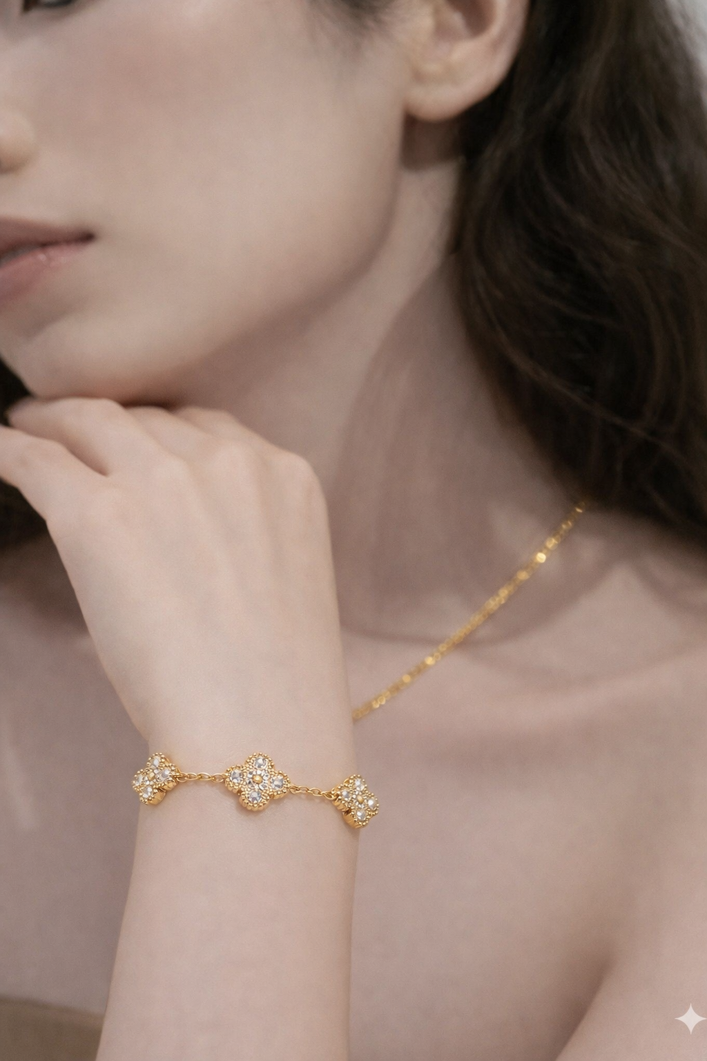 Golden clover bracelet