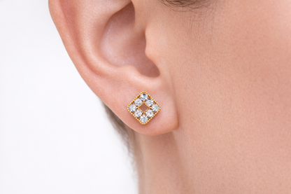Kite-shaped diamond stud earrings