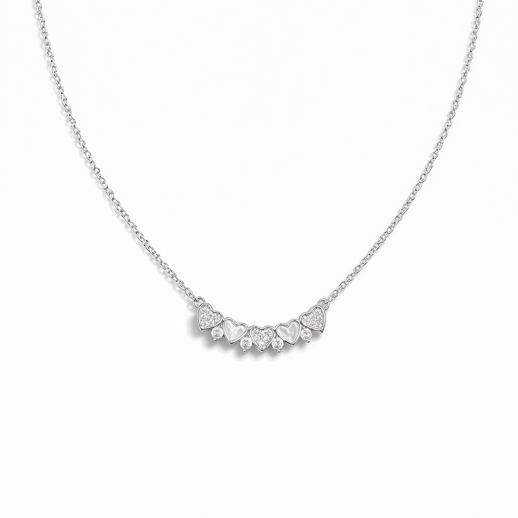 Heart-shaped and round pendant necklace