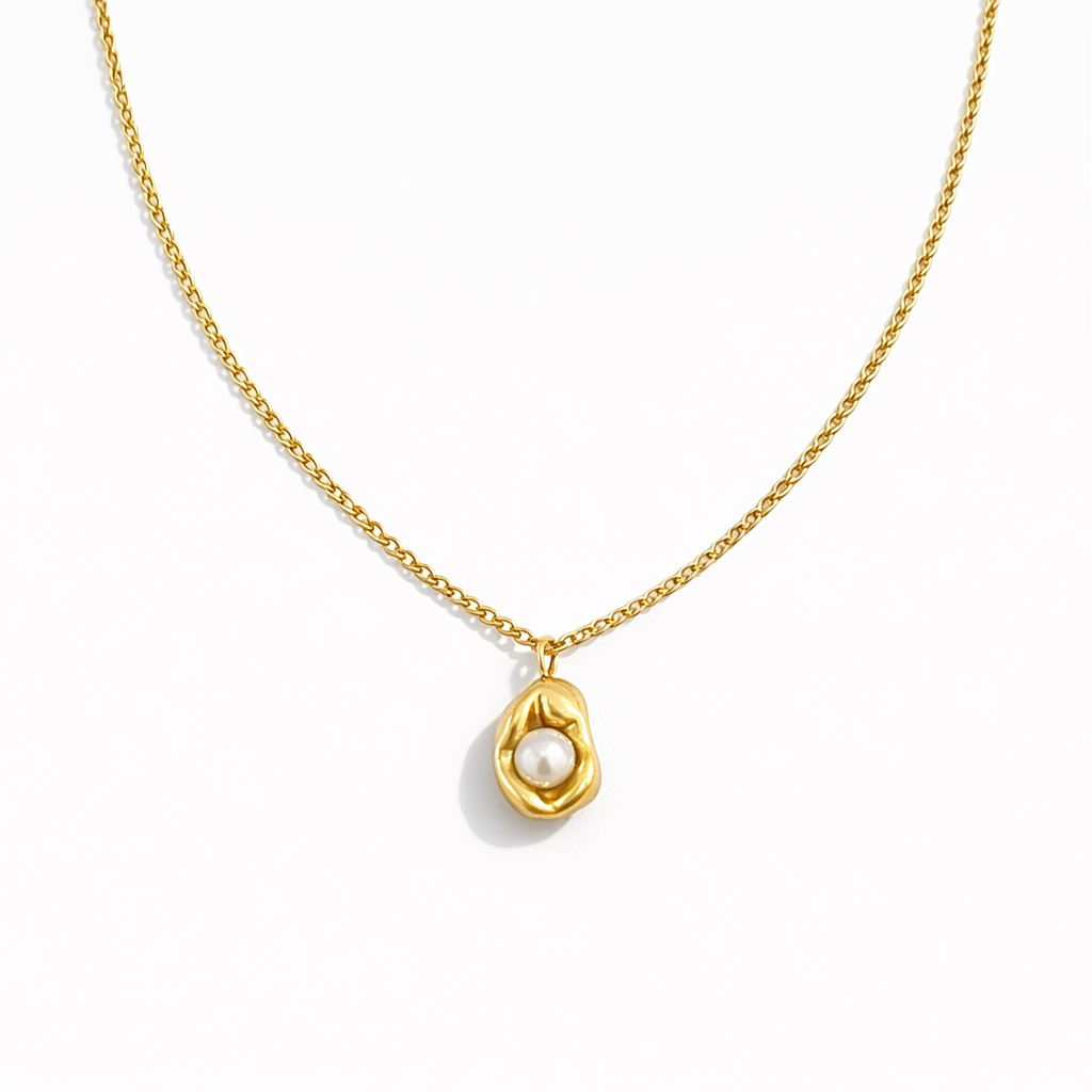 Sculpture pearl pendant necklace