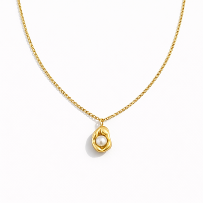 Sculpture pearl pendant necklace