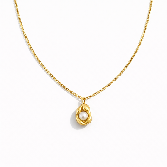 Sculpture pearl pendant necklace