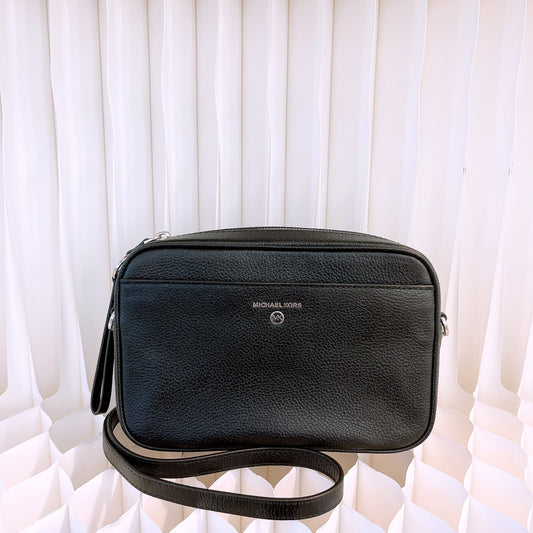 Michael Kors Jet Set Charm East West Leather Camera Crossbody in Black