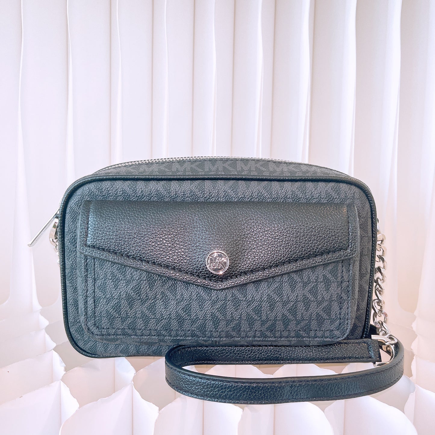 Michael Kors Jet Set Travel Medium Pocket Camera Crossbody Bag Black MK Signature Logo