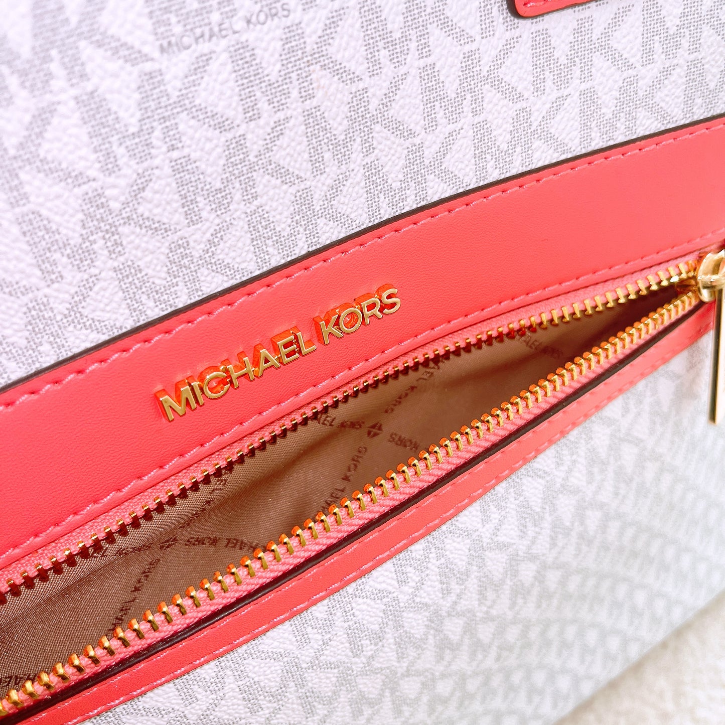 Michael Kors Kenly Large Signature Tote