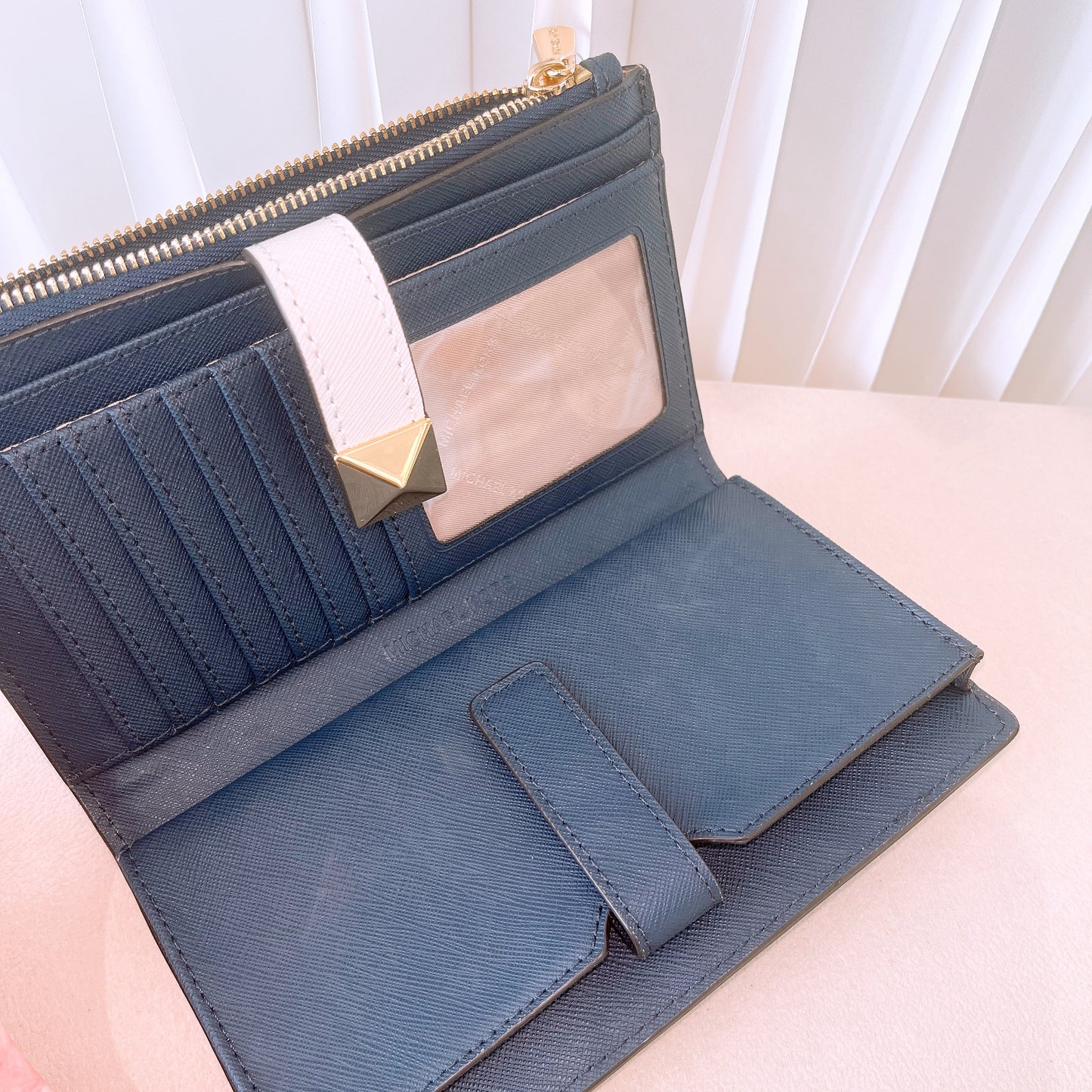 Michael Kors Karla Multi Function Slim Phone Wallet