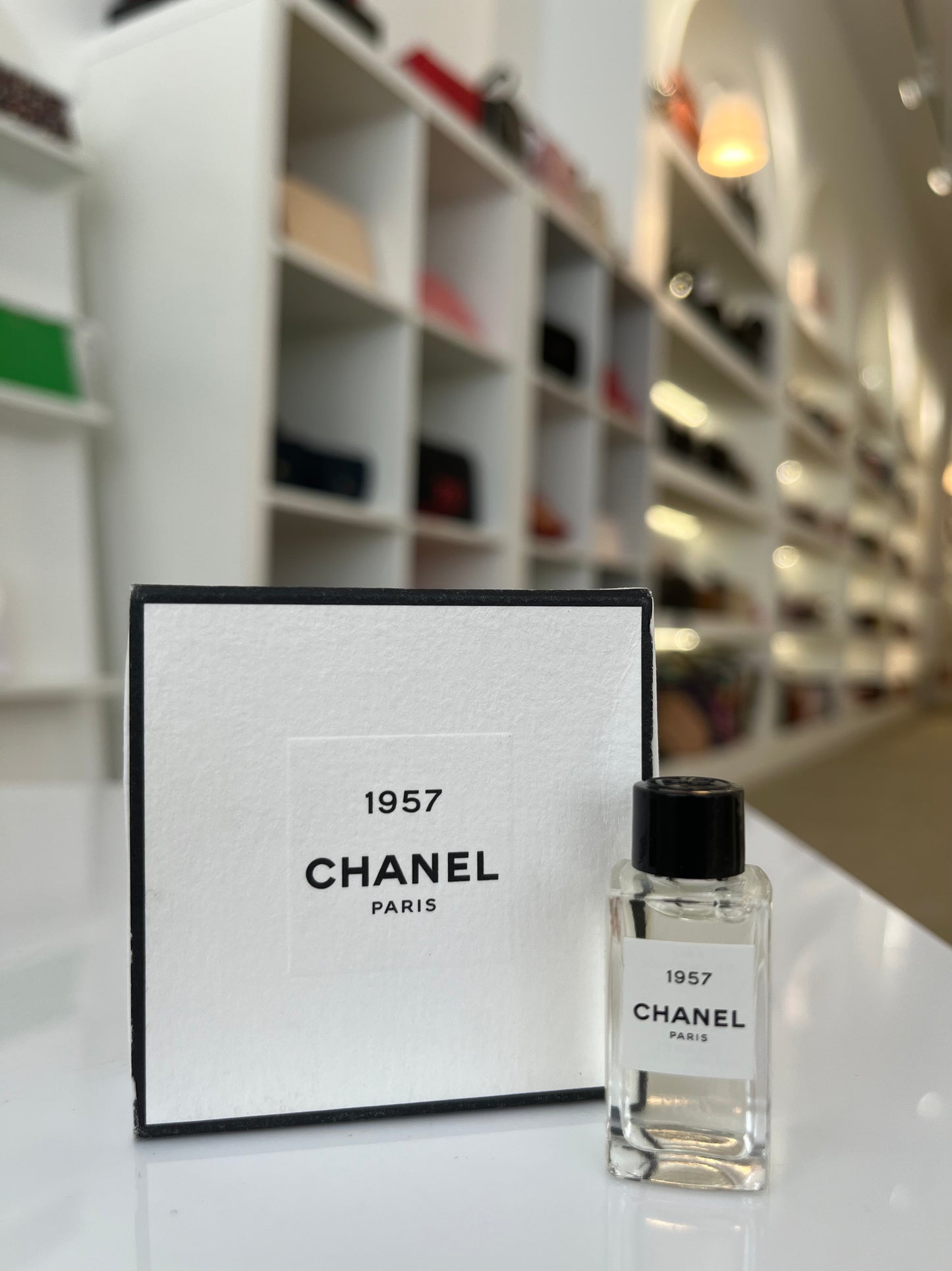 1957 Eau de Parfum Chanel for women and men 4ml